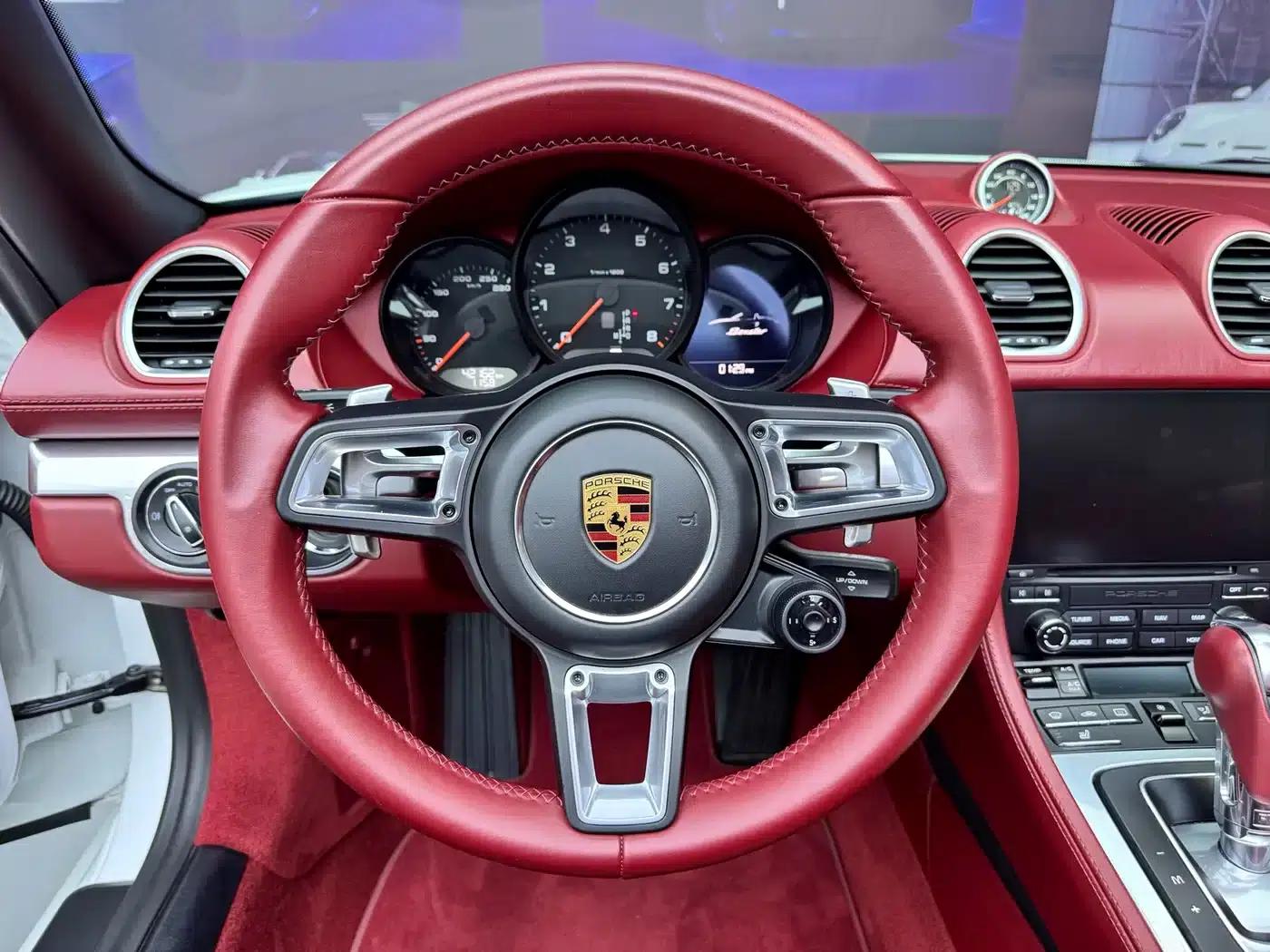 2016 Porsche 718 Boxster 2.0T — миниатюра 11