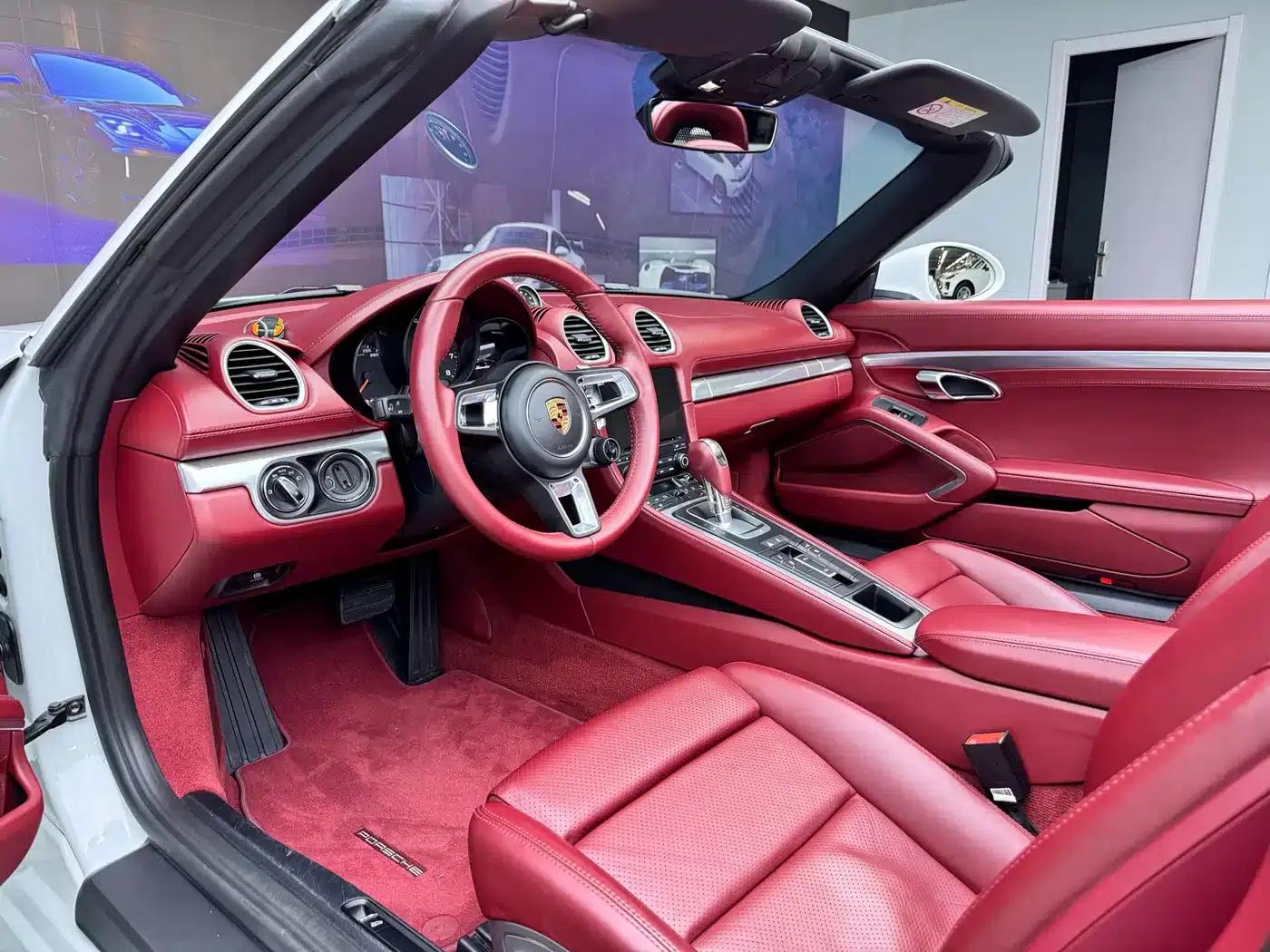 2016 Porsche 718 Boxster 2.0T — миниатюра 4