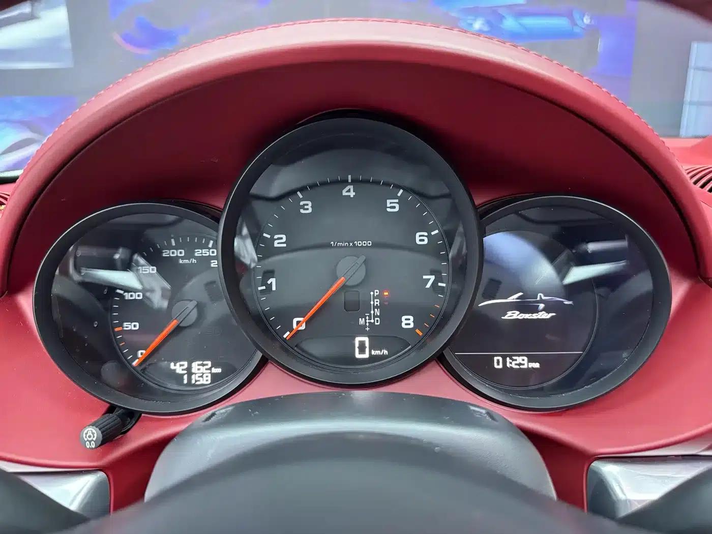 2016 Porsche 718 Boxster 2.0T — миниатюра 10