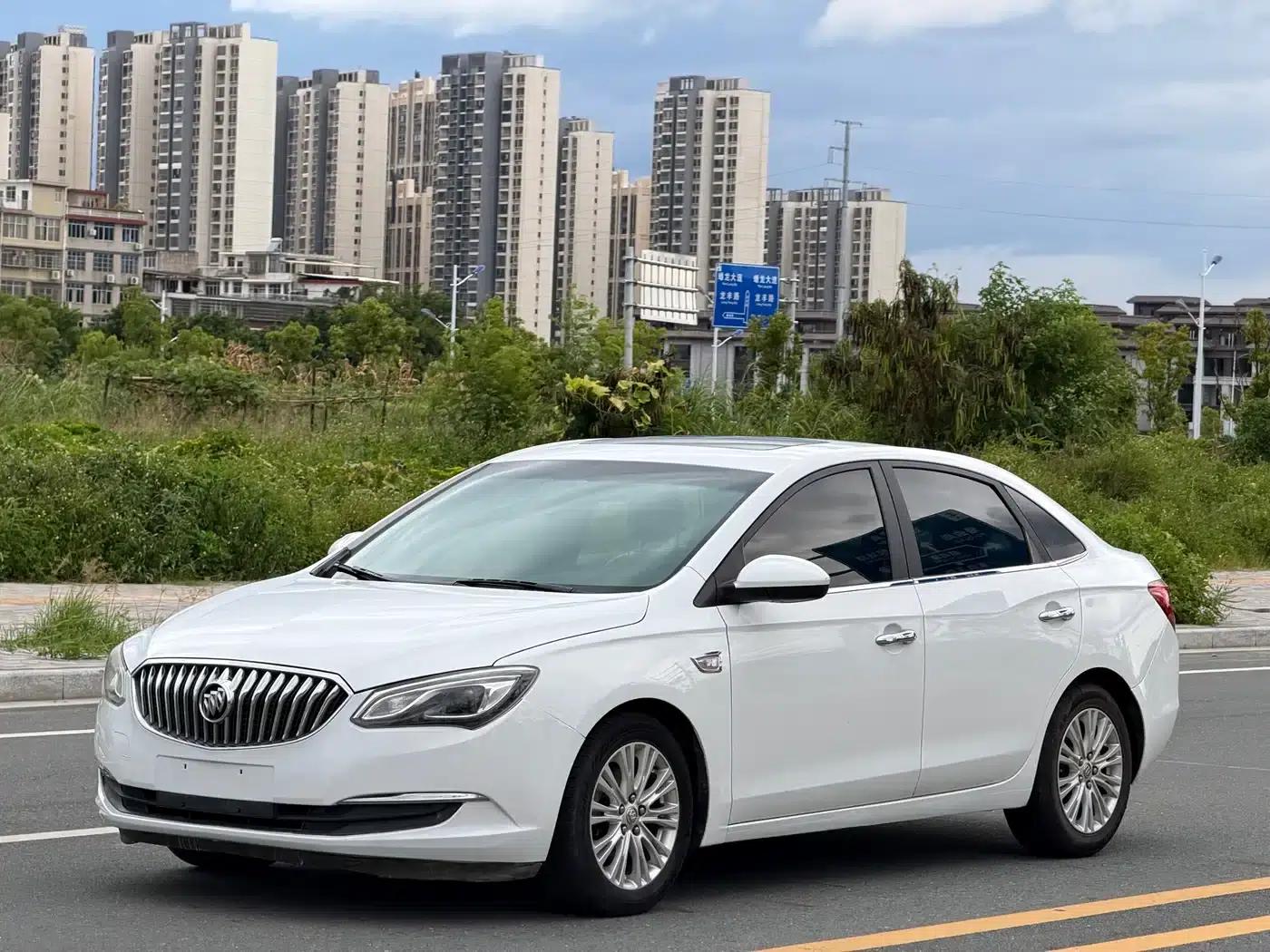 Buick Excelle 2016 15N Manual Elite — миниатюра 1