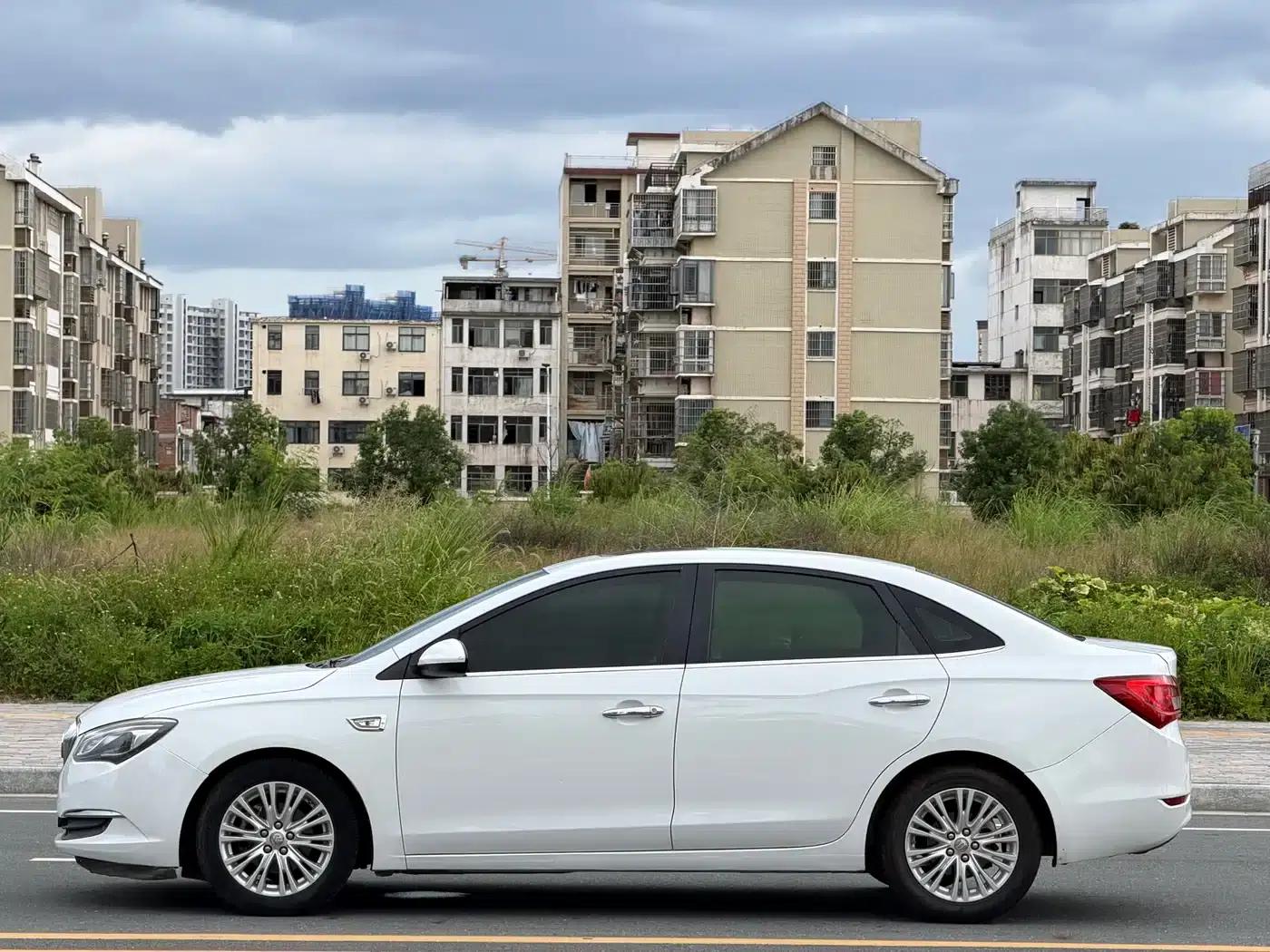 Buick Excelle 2016 15N Manual Elite — миниатюра 7