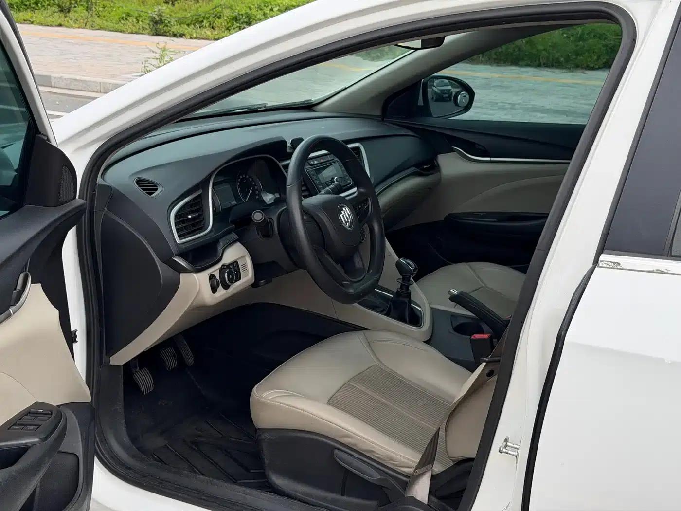 Buick Excelle 2016 15N Manual Elite — миниатюра 8