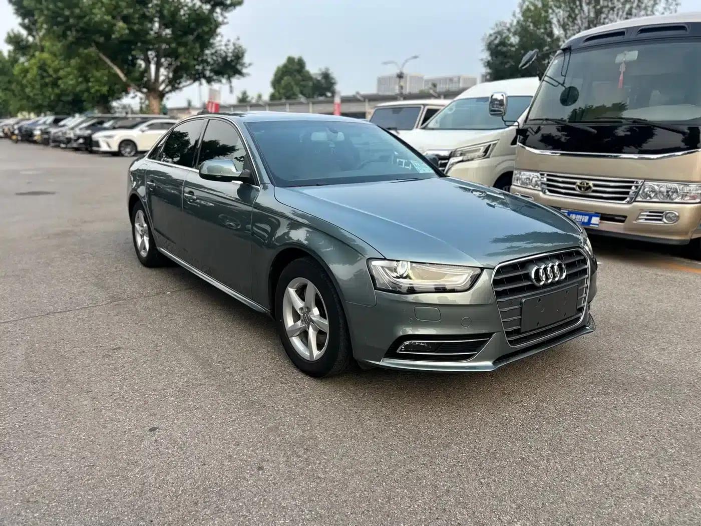 Audi A4L 2013 35 TFSI Automatic Comfort — миниатюра 3