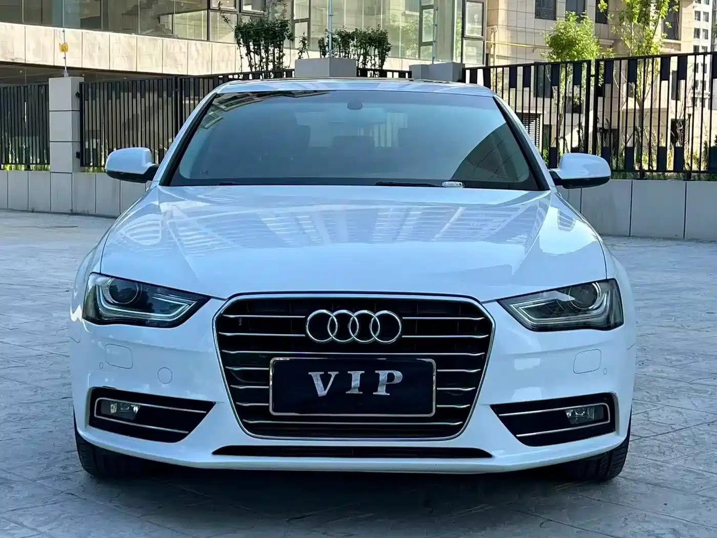 Audi A4L 2016 35 TFSI Classic Edition Automatic Standard Model — миниатюра 2