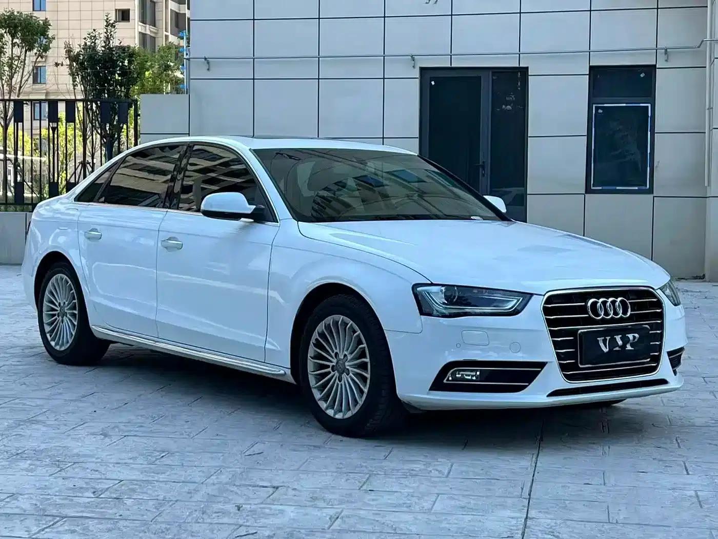 Audi A4L 2016 35 TFSI Classic Edition Automatic Standard Model — миниатюра 3