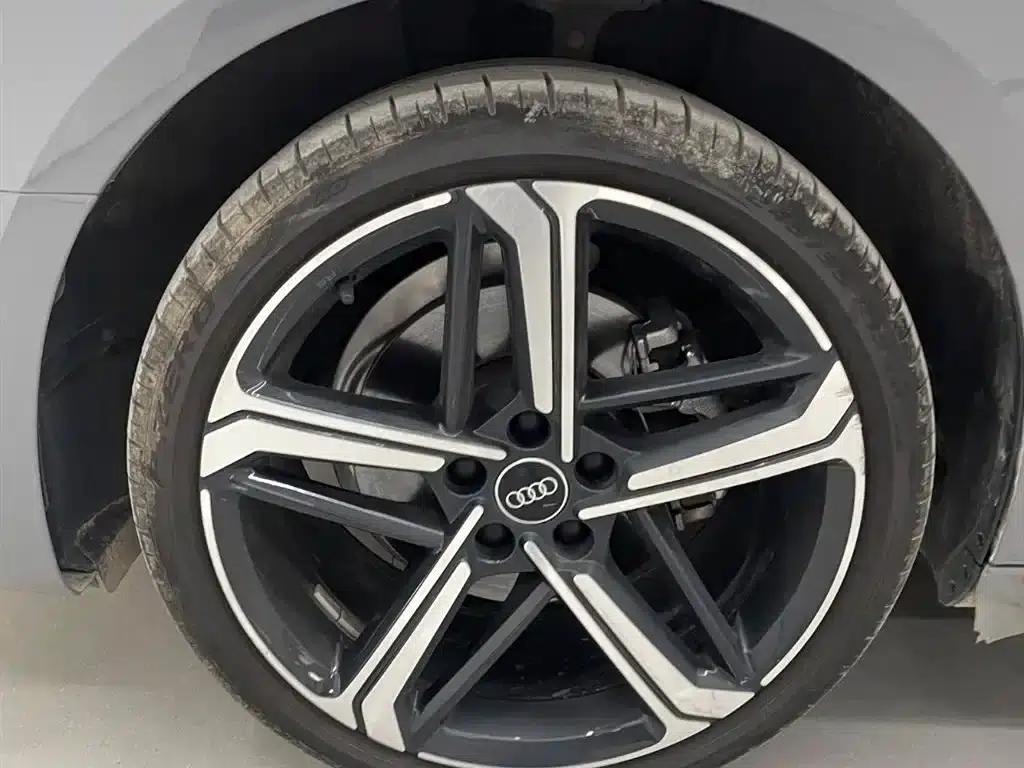 Audi A4L 2025 2 Million Unit Enjoyment Edition 40 TFSI Luxury Dynamic Model — миниатюра 15
