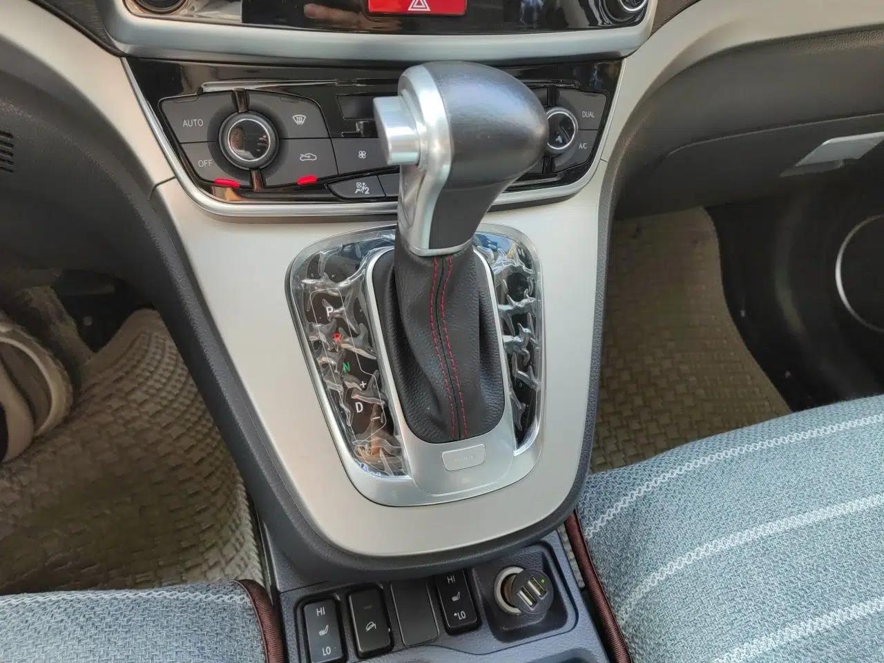 Haval H6 2017 Restyled Red-Label Sport Version 1.5T Automatic Two-Wheel Drive Luxury Trim — миниатюра 14