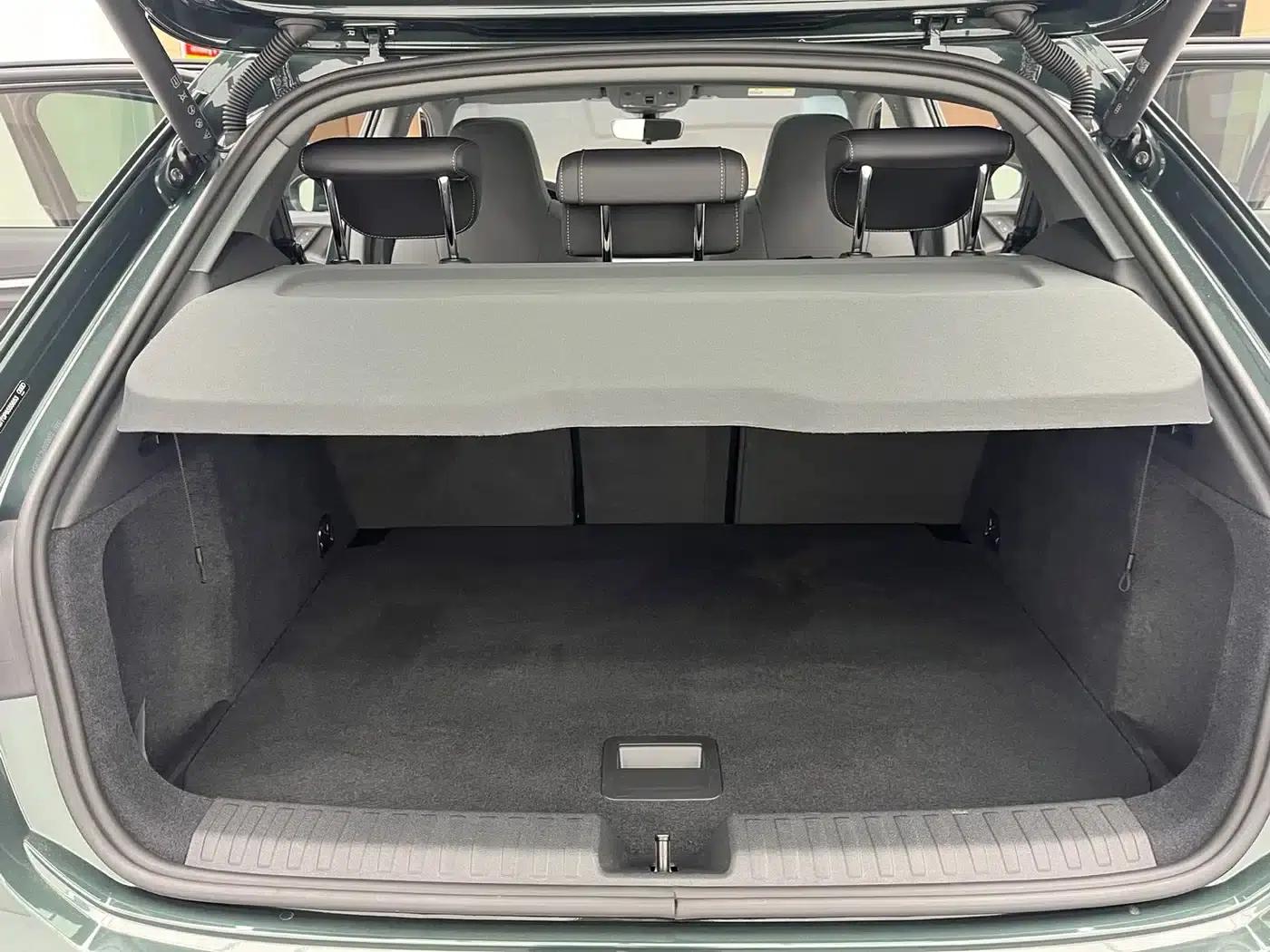 Audi A3 2023 Facelift Sportback 35 TFSI Fashion Sporty Model — миниатюра 12