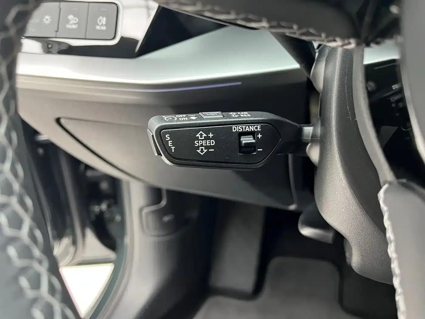 Audi A3 2023 Facelift Sportback 35 TFSI Fashion Sporty Model — миниатюра 17