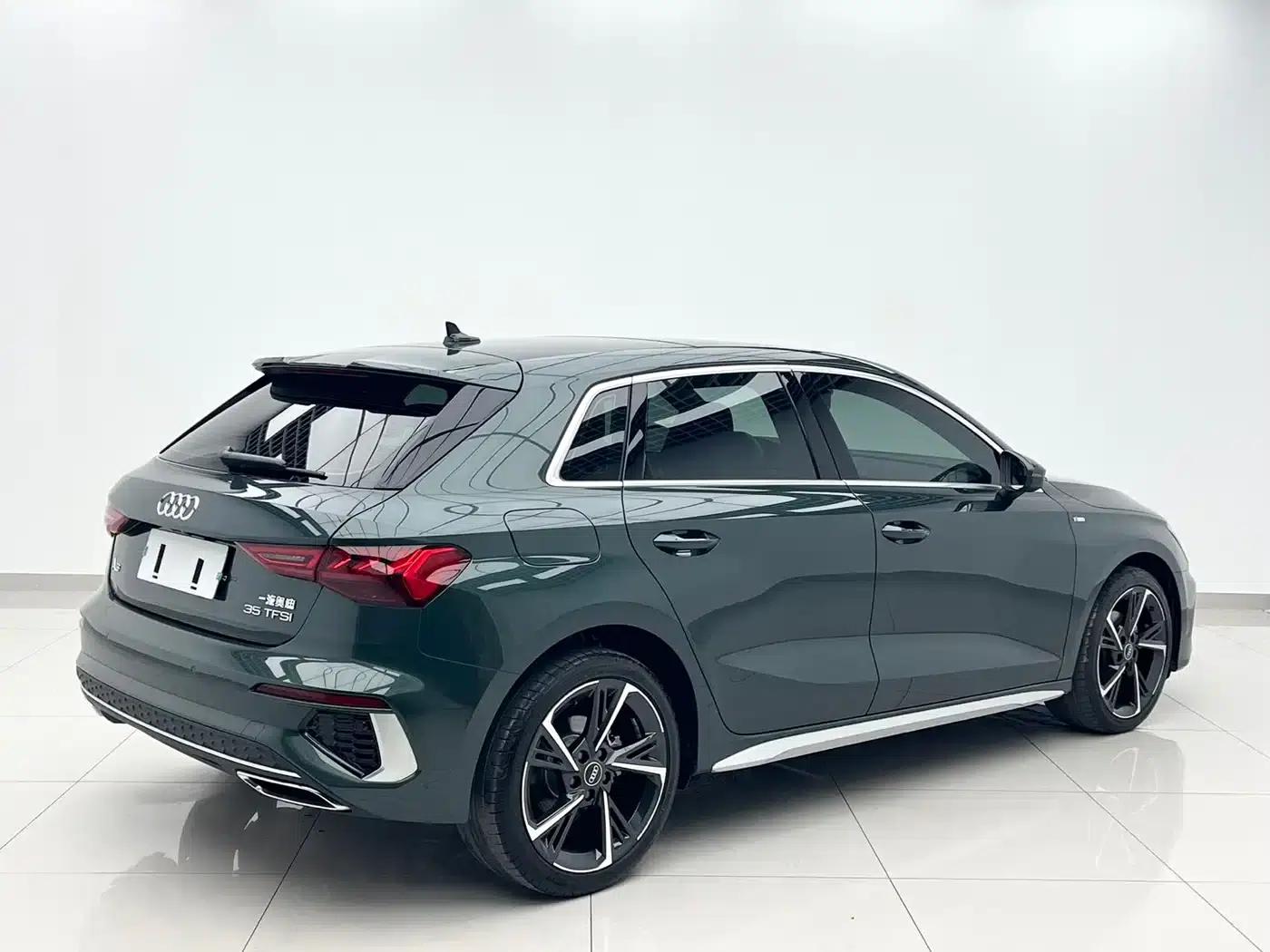 Audi A3 2023 Facelift Sportback 35 TFSI Fashion Sporty Model — миниатюра 3