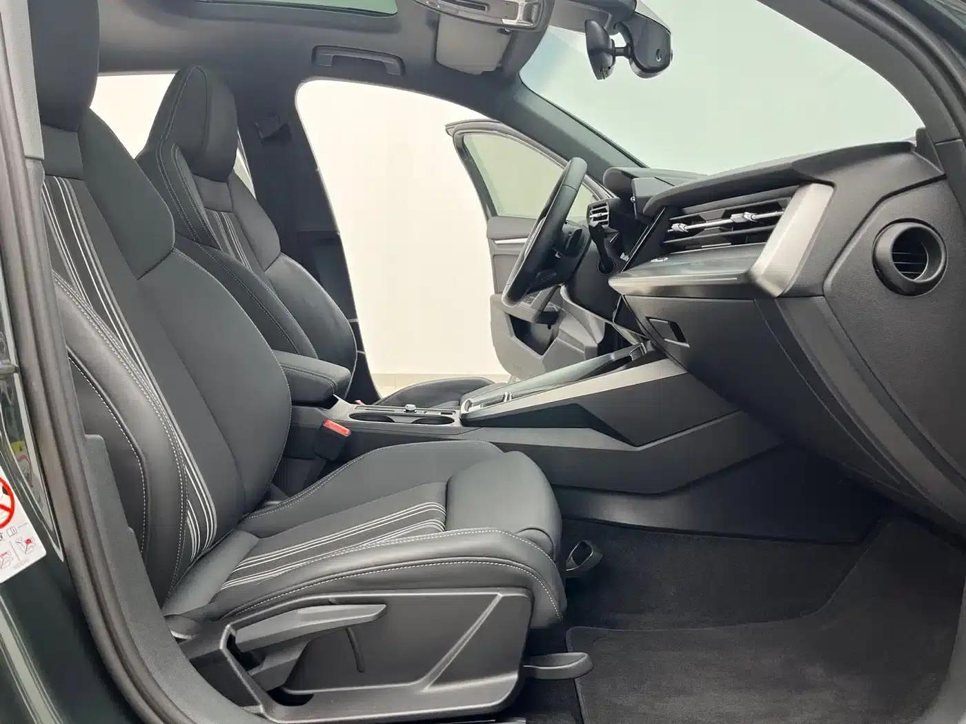 Audi A3 2023 Facelift Sportback 35 TFSI Fashion Sporty Model — миниатюра 9