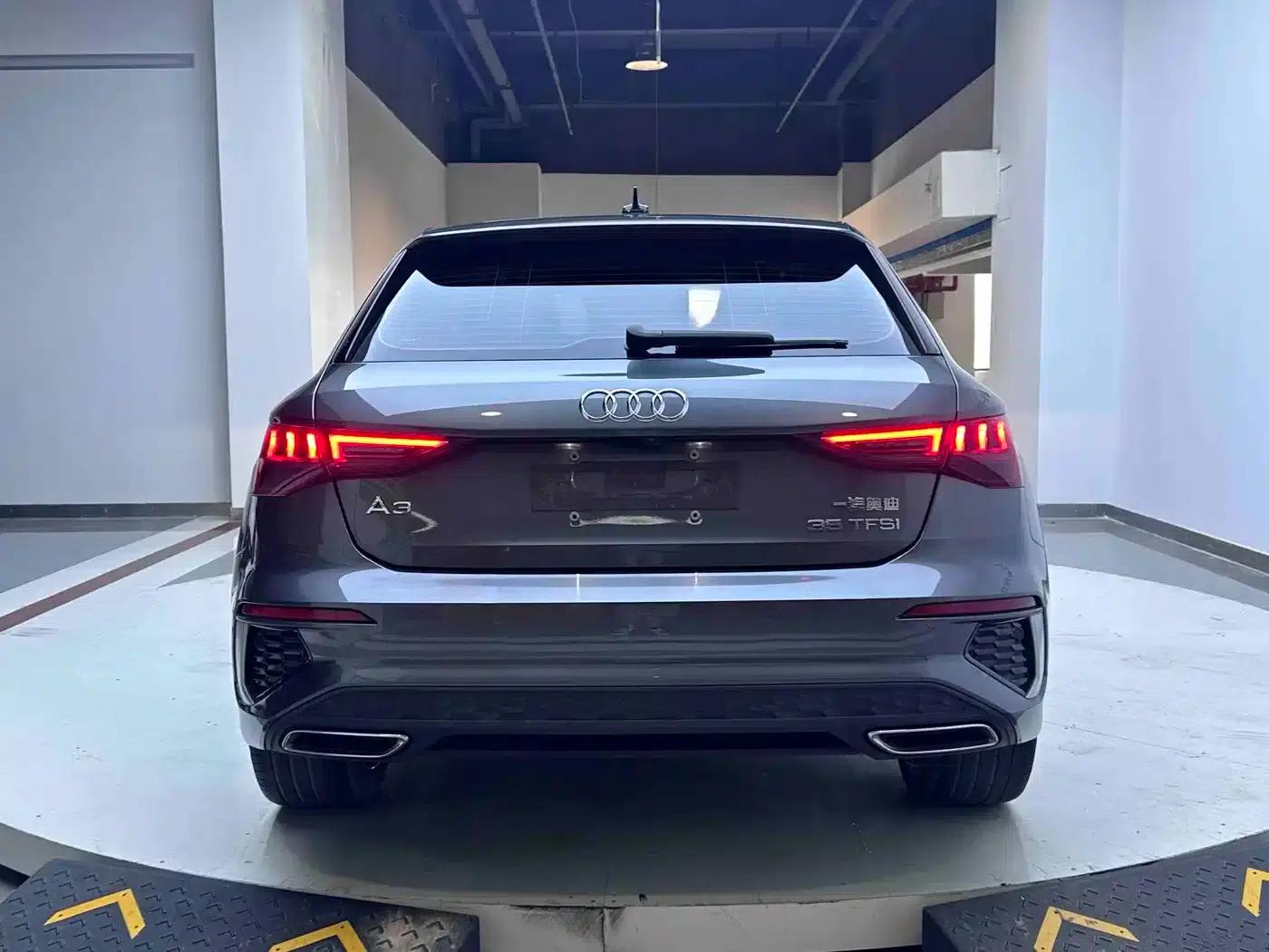 Audi A3 2021 Sportback 35 TFSI Fashion Sport — миниатюра 3