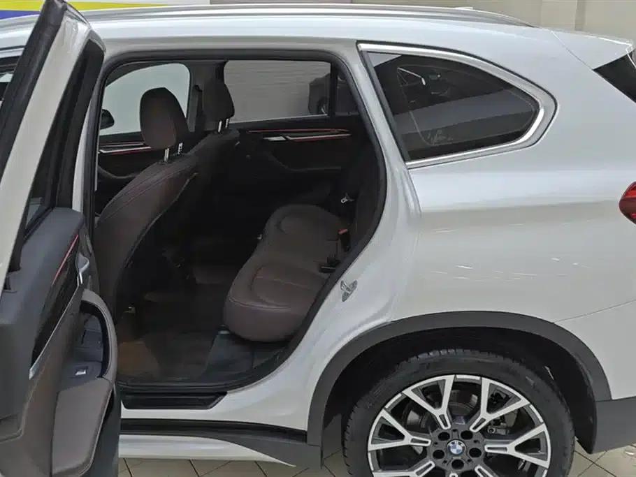 BMW X1 2022 Facelift xDrive25Li Premium — миниатюра 11