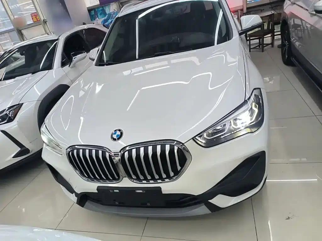 BMW X1 2020 sDrive25Li Leading Edition — миниатюра 3