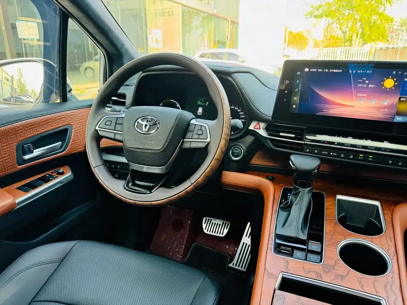 2024 Sienna 2.5L Hybrid AWD Premium Edition — миниатюра 33