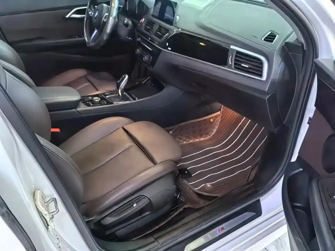 2020 BMW 1 Series 125i Leading M Sport Package — миниатюра 11