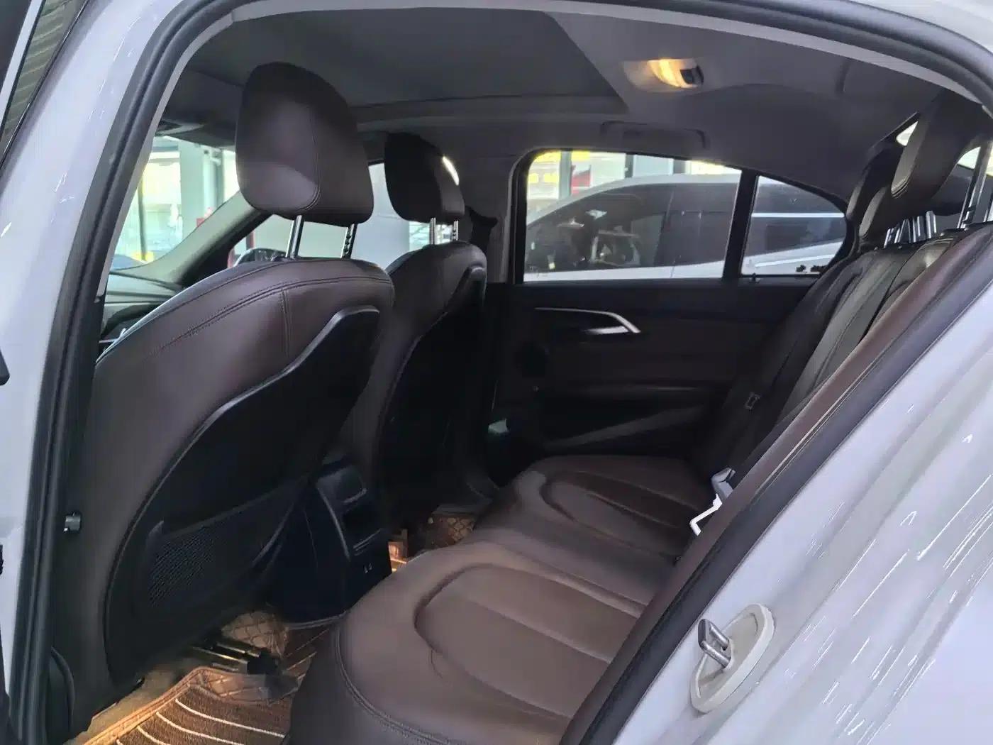 2020 BMW 1 Series 125i Leading M Sport Package — миниатюра 9