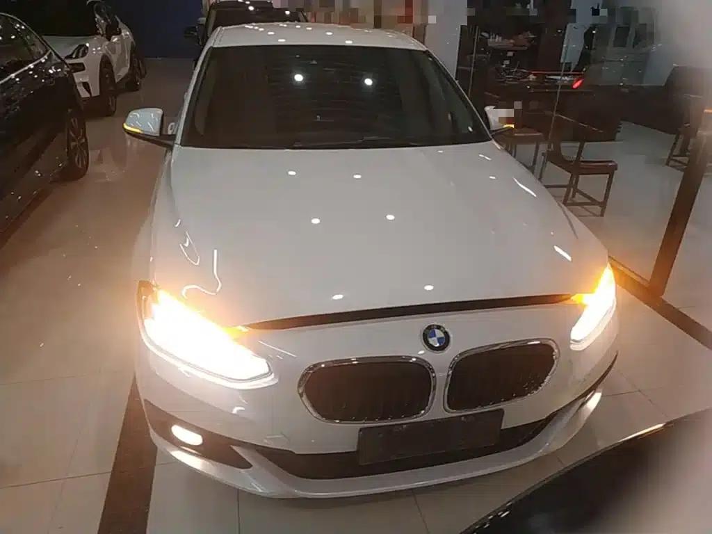 BMW 1 Series 2019 118i Fashion Edition — миниатюра 3