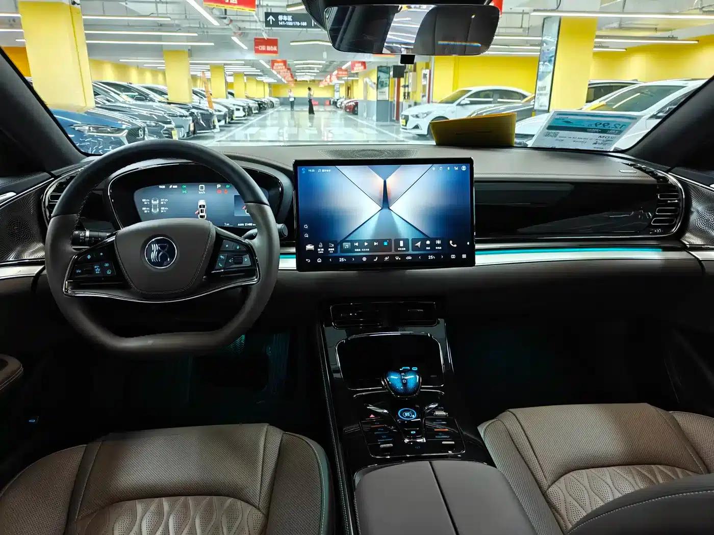 Han 2025 DM-i 125KM Premium Edition — миниатюра 7