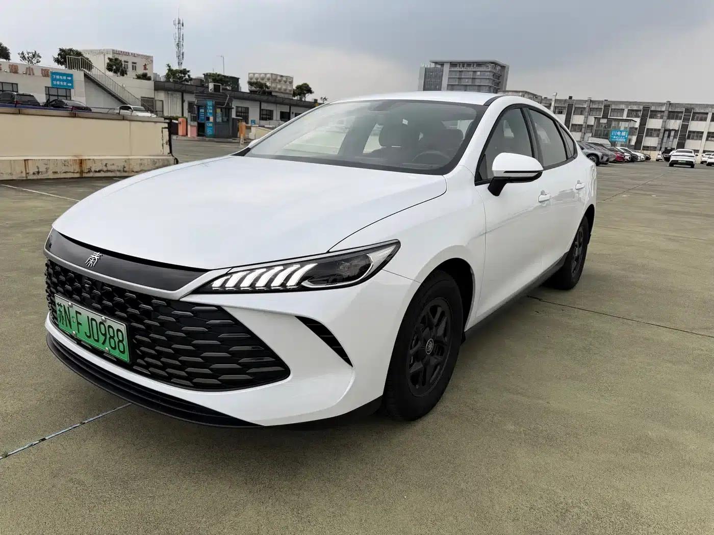 Qin PLUS 2025 DM-i Intelligent Driving Edition 55KM Leading Model — миниатюра 1