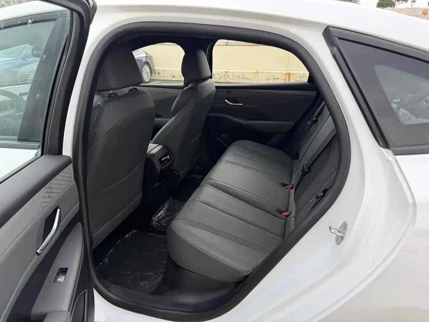 Qin PLUS 2025 DM-i Intelligent Driving Edition 55KM Leading Model — миниатюра 8