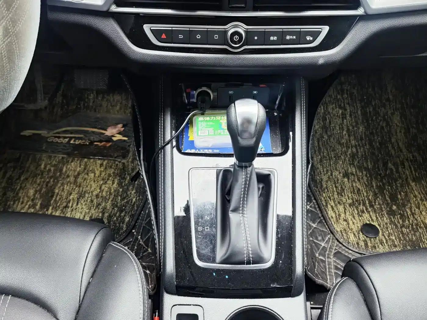 Song 2019 1.5TI Automatic Intelligent Connected Dynamic Edition — миниатюра 13