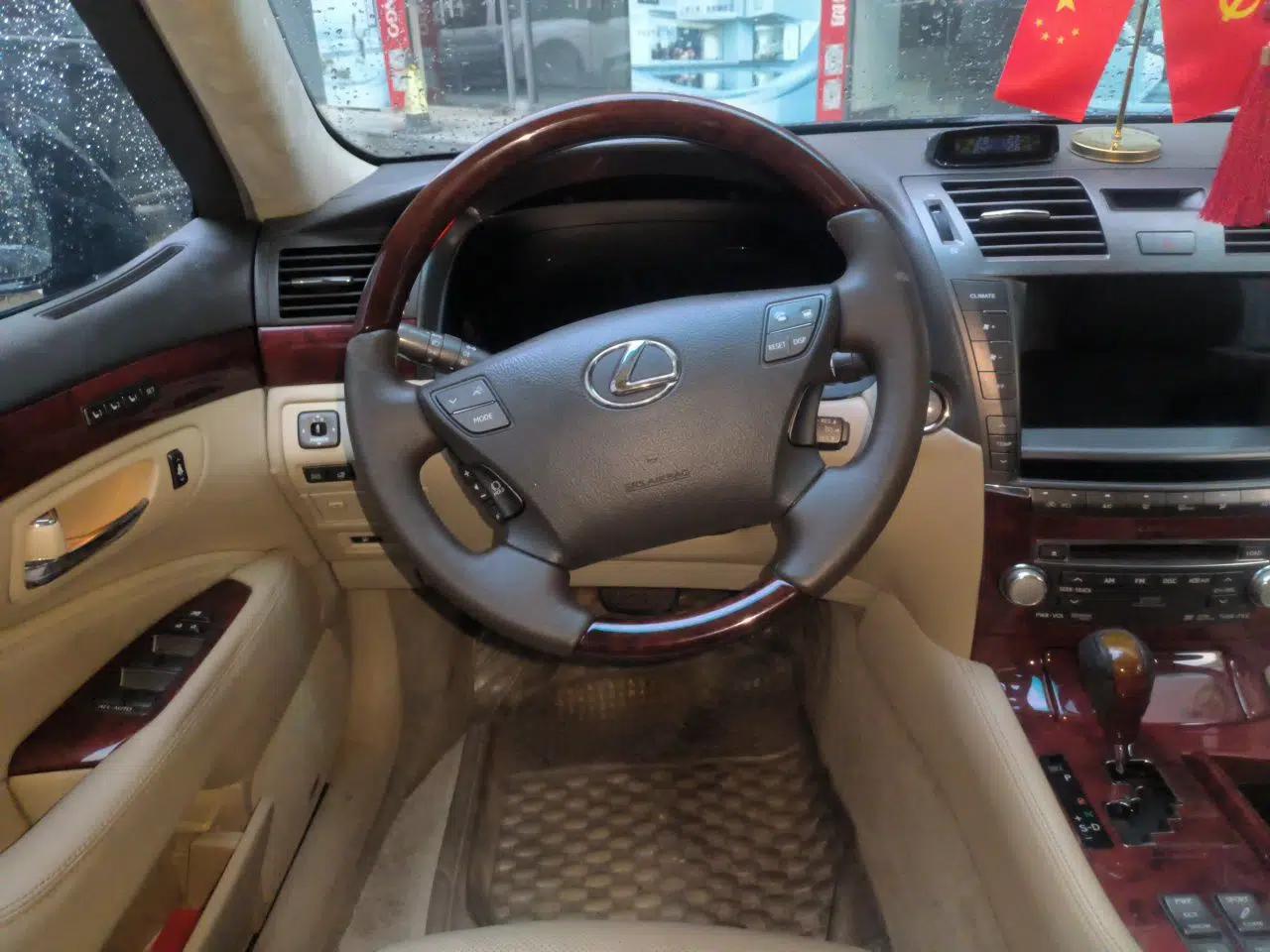 Lexus LS 2010 460L Prestige Edition — миниатюра 10
