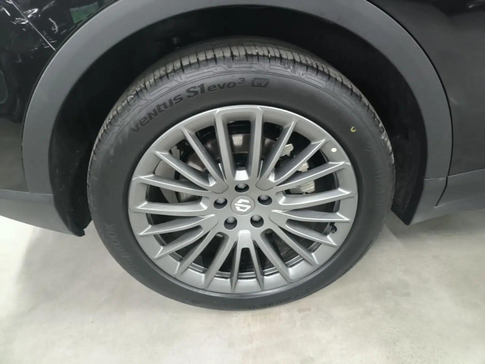 Leapmotor C11 2024 Range-Extended 300 Luxury Edition — миниатюра 11