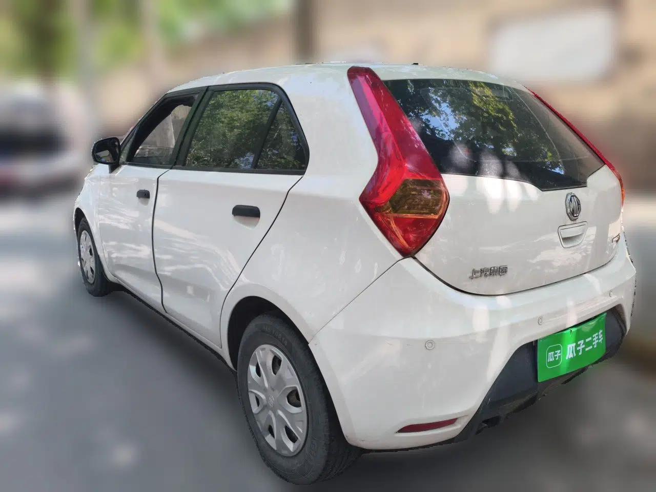 MG 3 2014 1.3L Manual Comfort Edition — миниатюра 4