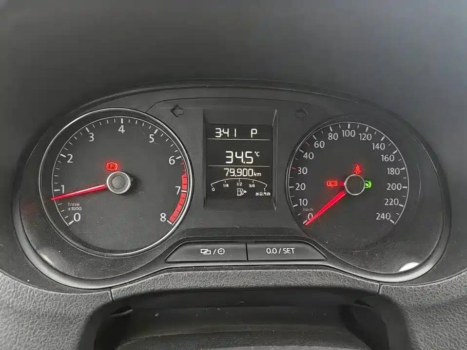 2018 Polo 1.5L Automatic Comfort Edition — миниатюра 12