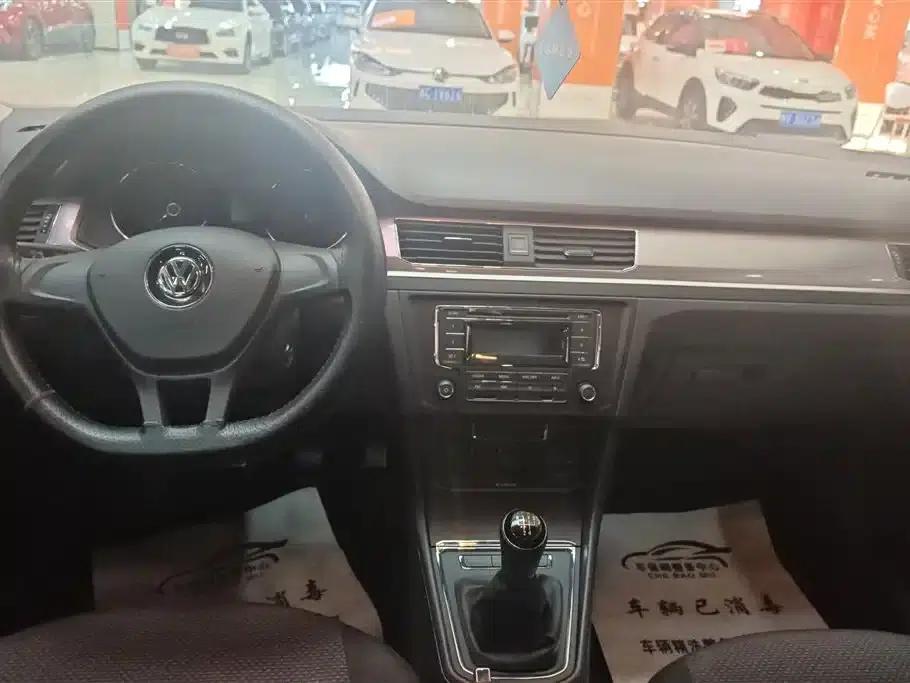 2018 Volkswagen Bora 1.5L Manual Fashion Edition — миниатюра 12