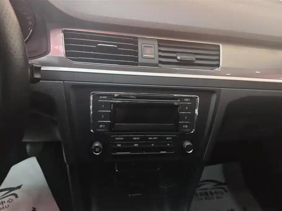 2018 Volkswagen Bora 1.5L Manual Fashion Edition — миниатюра 13