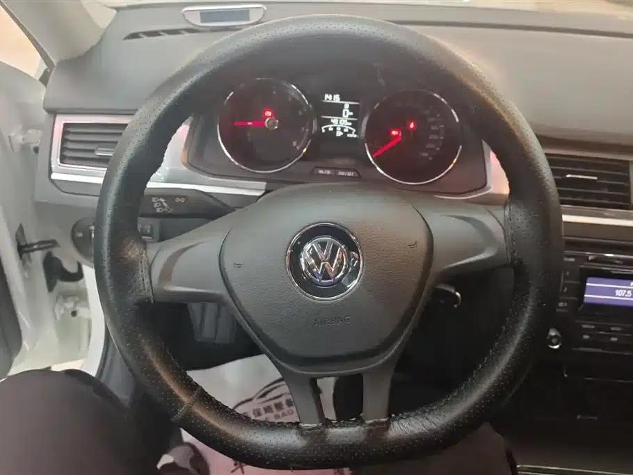 2018 Volkswagen Bora 1.5L Manual Fashion Edition — миниатюра 15