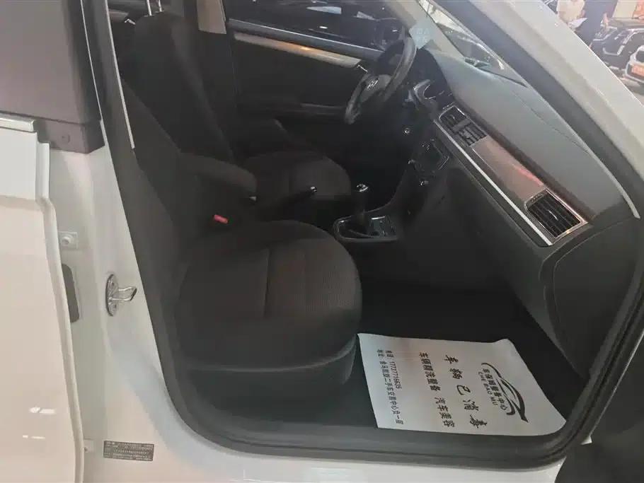 2018 Volkswagen Bora 1.5L Manual Fashion Edition — миниатюра 8