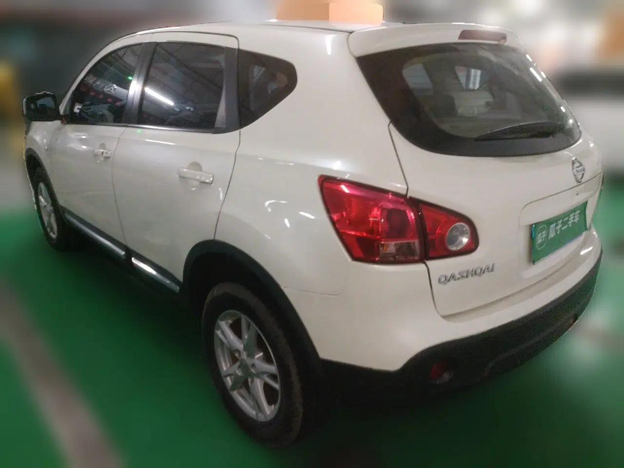 Nissan Qashqai 2012 2.0 XL Fire CVT 2WD — миниатюра 4