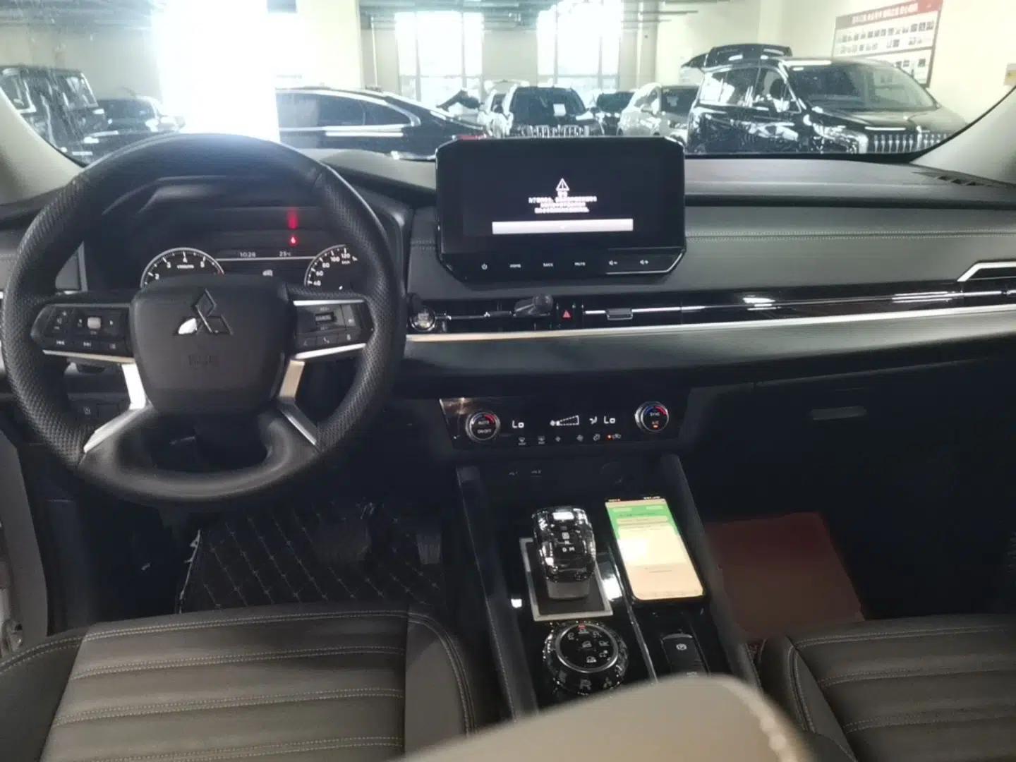 Mitsubishi Outlander 2023 1.5T CVT Four-Wheel Drive Excellence Edition 5 Seats — миниатюра 12