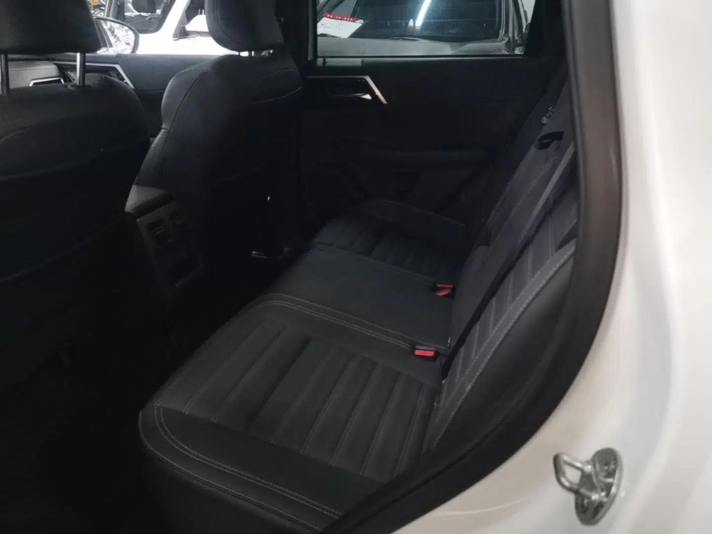 Mitsubishi Outlander 2023 1.5T CVT Four-Wheel Drive Excellence Edition 5 Seats — миниатюра 20