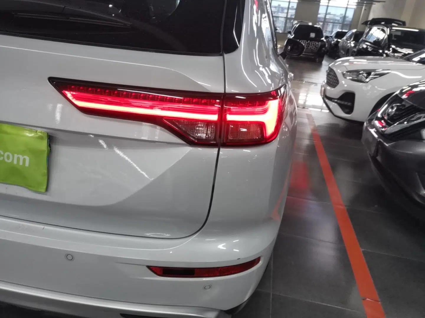 Mitsubishi Outlander 2023 1.5T CVT Four-Wheel Drive Excellence Edition 5 Seats — миниатюра 9