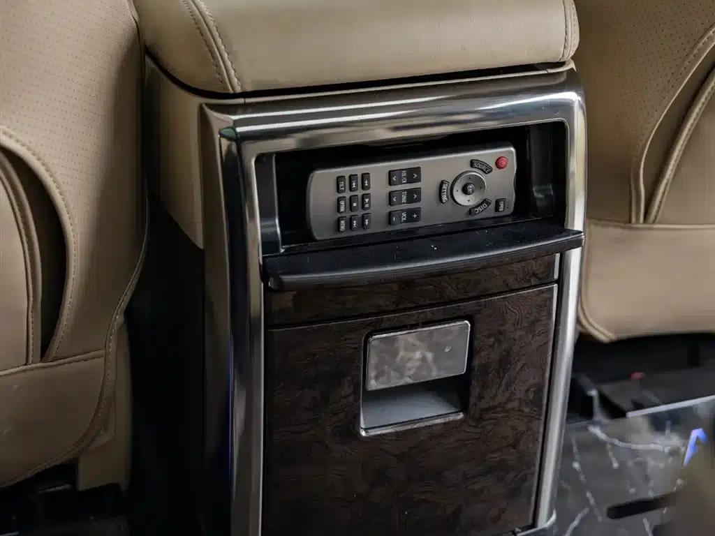2023 Alphard Hybrid 2.5L Premium Gold Edition — миниатюра 24