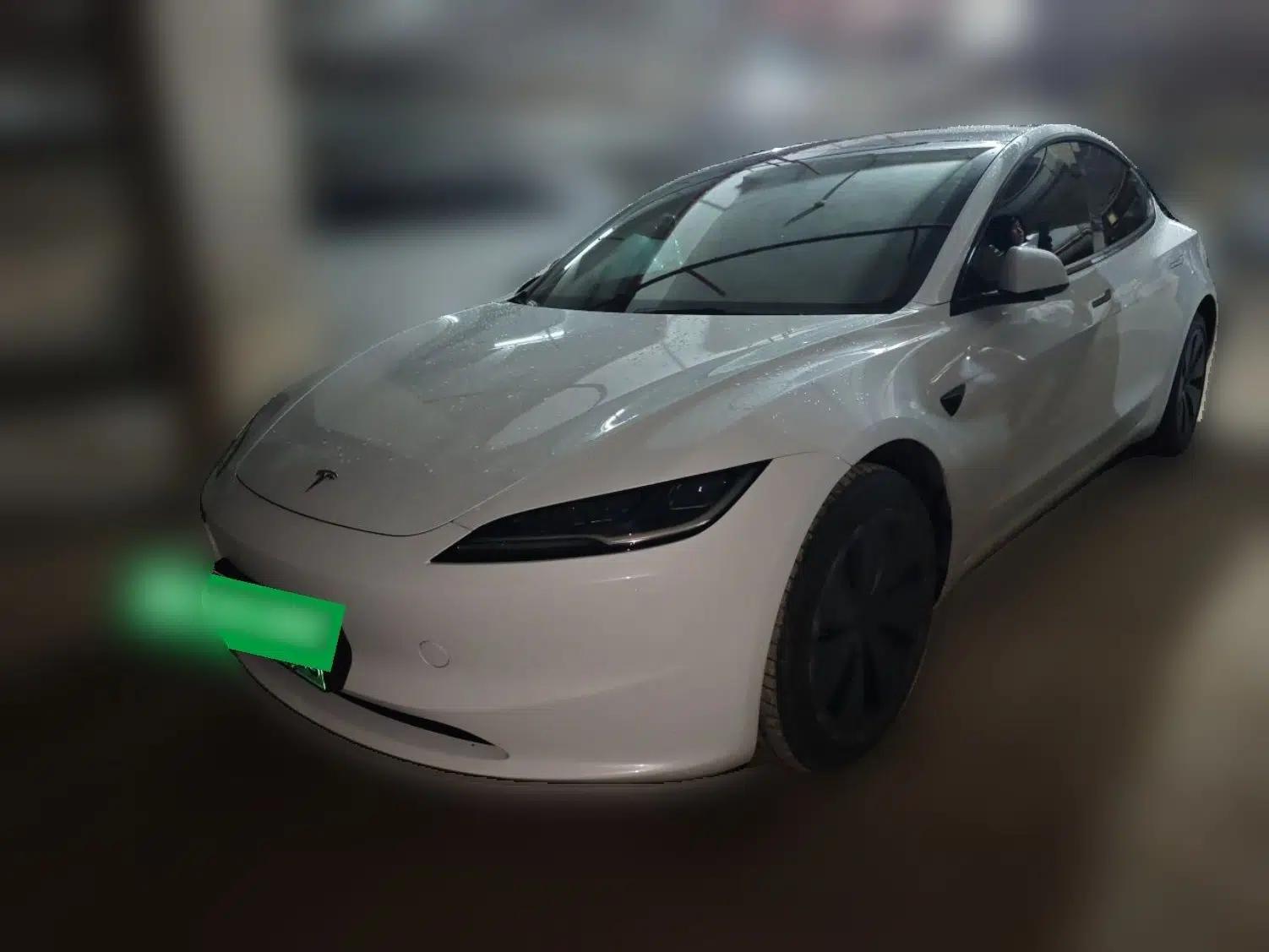 Tesla Model 3 2025 Rear-Wheel-Drive Version — миниатюра 1