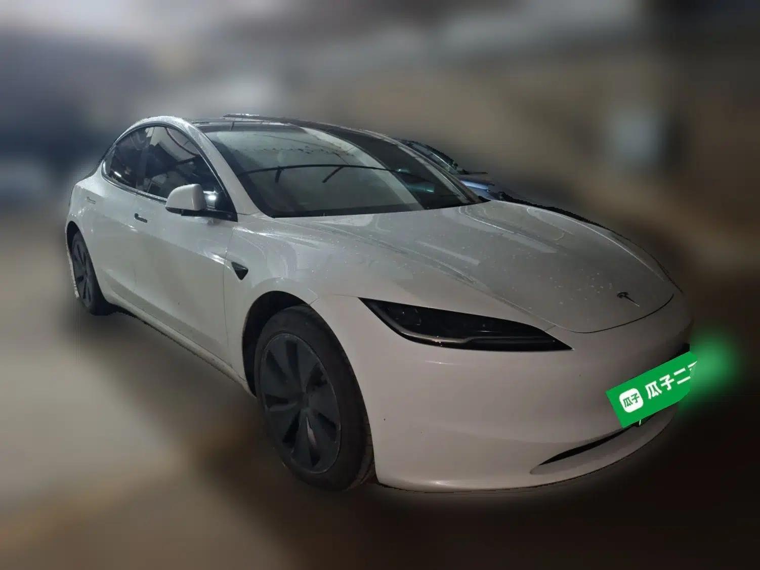 Tesla Model 3 2025 Rear-Wheel-Drive Version — миниатюра 3