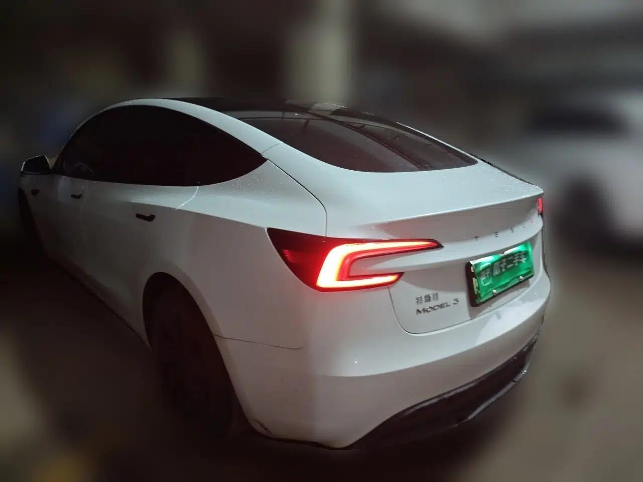 Tesla Model 3 2025 Rear-Wheel-Drive Version — миниатюра 4