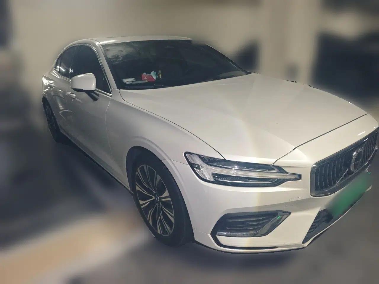 Volvo S60 2025 B4 Zhiyuan Luxury Edition — миниатюра 3
