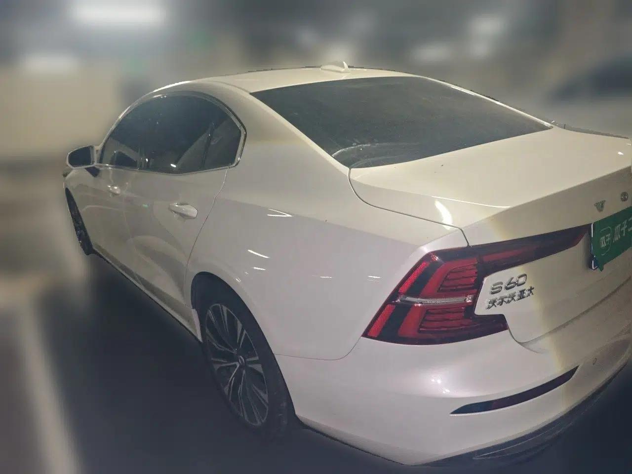 Volvo S60 2025 B4 Zhiyuan Luxury Edition — миниатюра 4