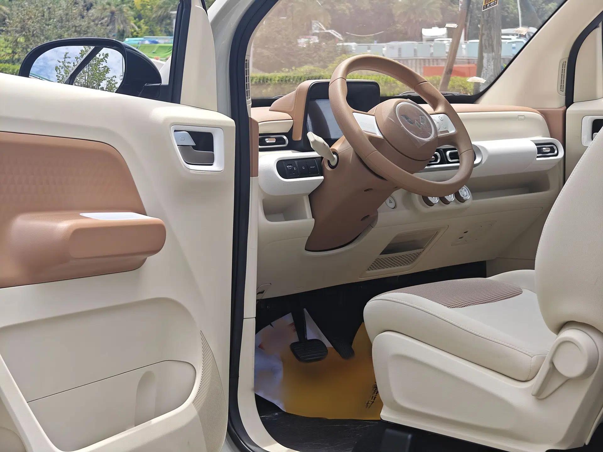 Wuling Hongguang MINIEV 2024 3rd Generation 215km Youth Edition — миниатюра 16