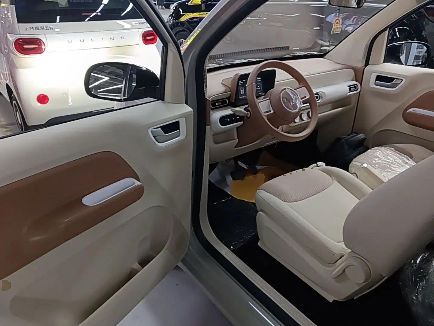 Wuling Hongguang MINIEV 2024 3rd Generation 215km Youth Edition — миниатюра 26