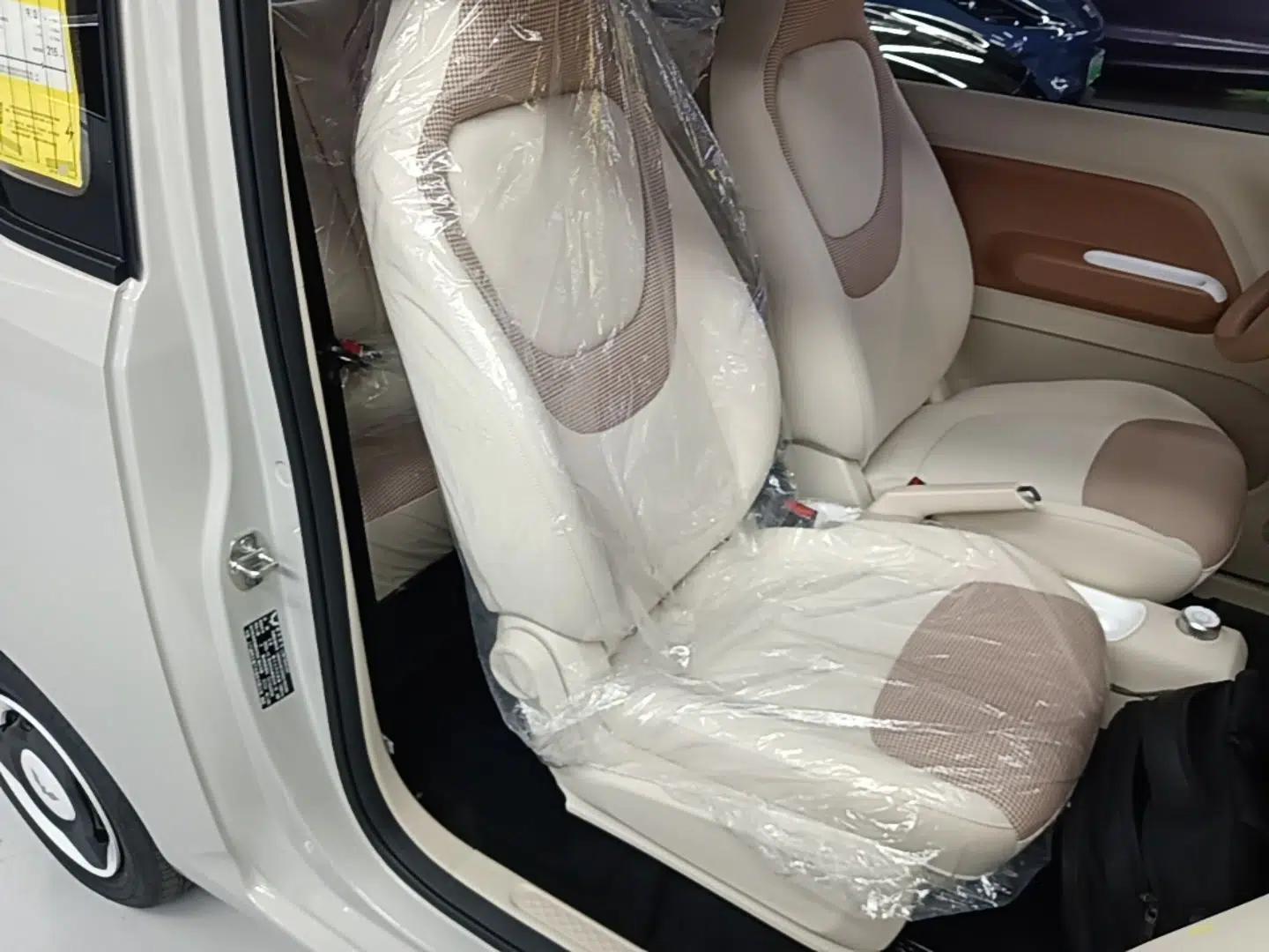 Wuling Hongguang MINIEV 2024 3rd Generation 215km Youth Edition — миниатюра 27