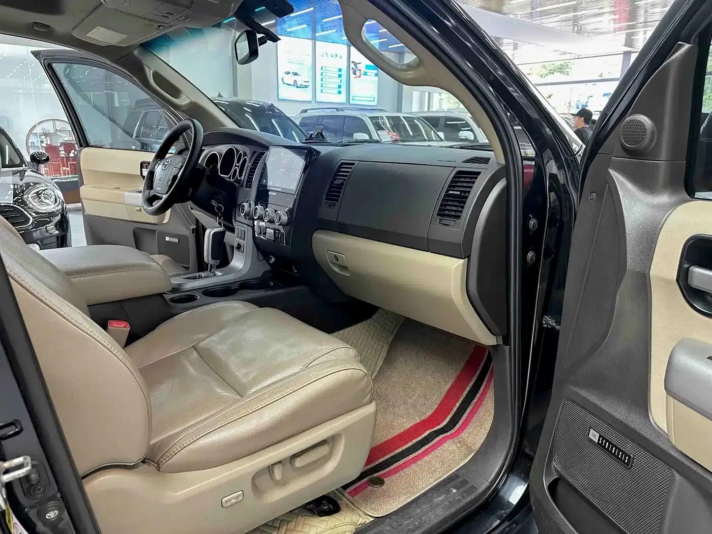 Sequoia 2010 5.7 Platinum Edition — миниатюра 11