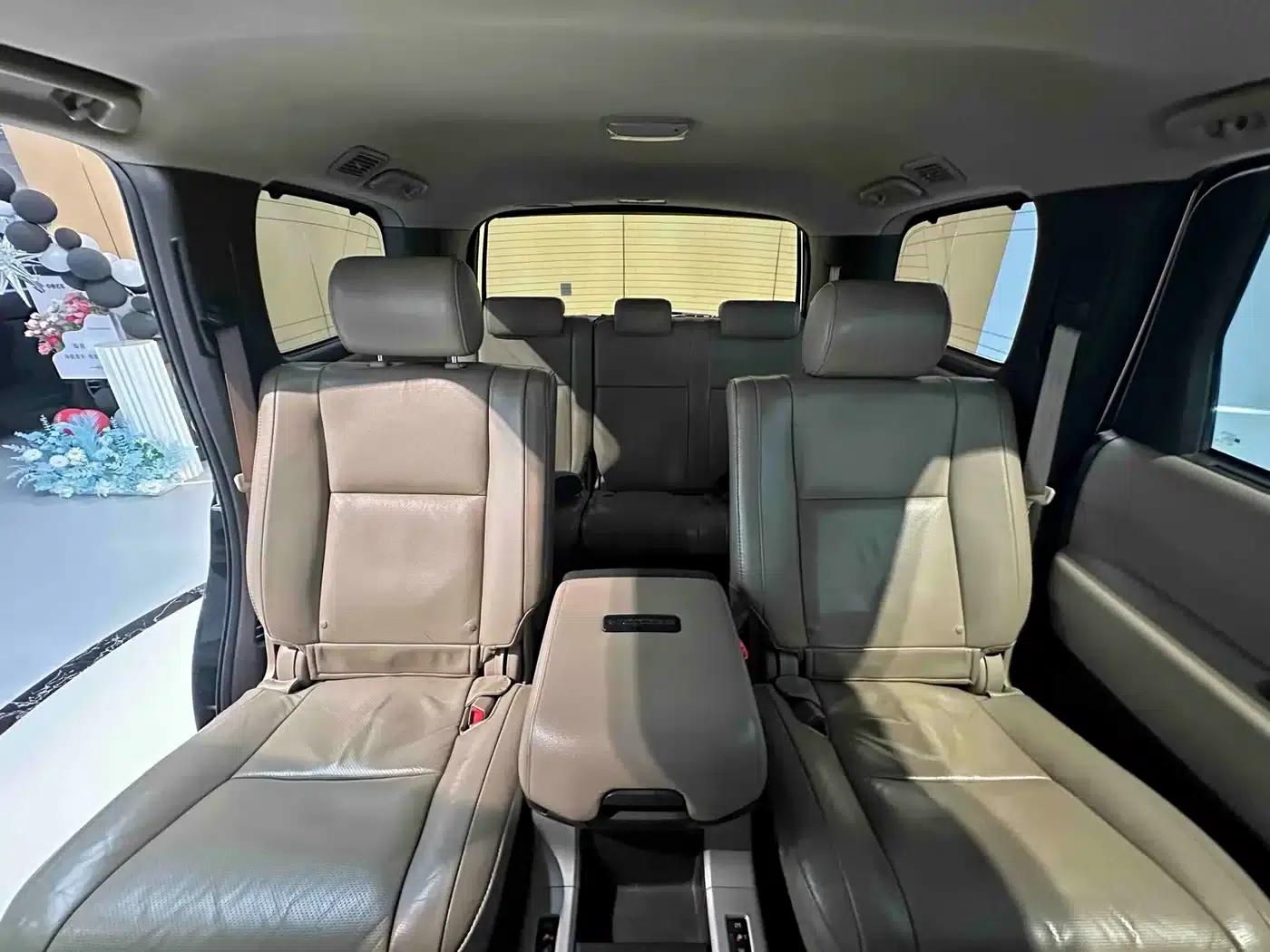 Sequoia 2010 5.7 Platinum Edition — миниатюра 13