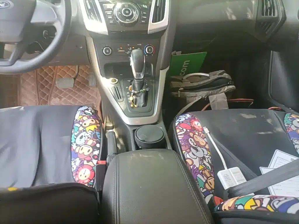 Ford Focus 2015 Hatchback 1.6L Automatic Comfort — миниатюра 14